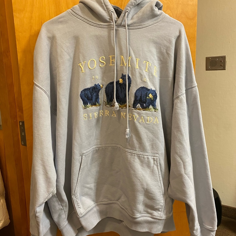 Brandy Melville CHRISTY YOSEMITE 1991 SIERRA NEVADA HOODIE - bears embroidered
